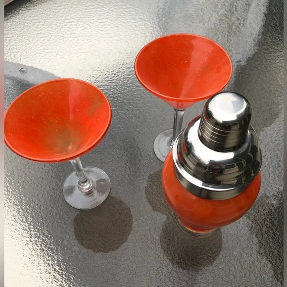 Vintage Blown glass martini glasses & Shaker - Picture 1 of 6